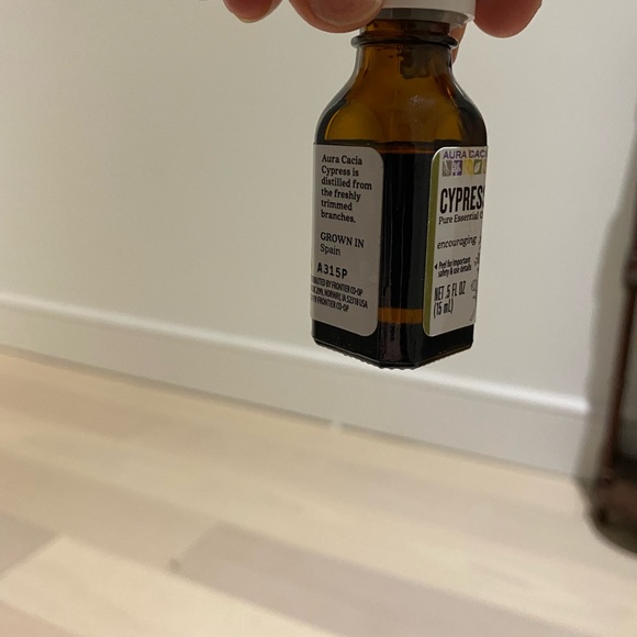 Cypress Auracacia essential oil 80% full - Picture 2 of 2
